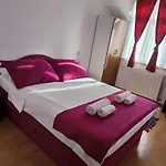 Omir Bed & Breakfast Pola