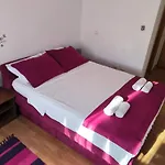Omir Bed & Breakfast Pola