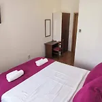 Omir Bed & Breakfast 3*
