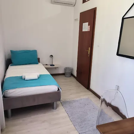 Bed and Breakfast Omir Πούλα