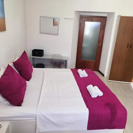 Omir Bed and Breakfast