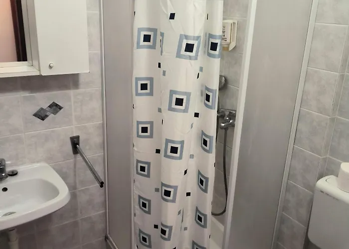 Couette-café Omir 3*