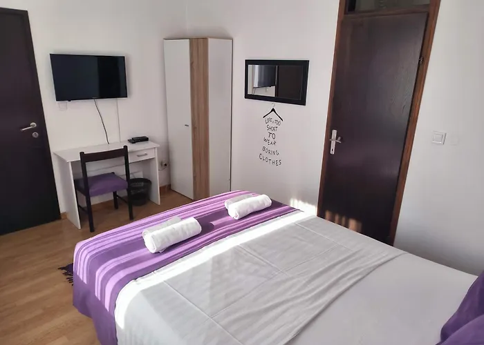 Couette-café Omir Pula